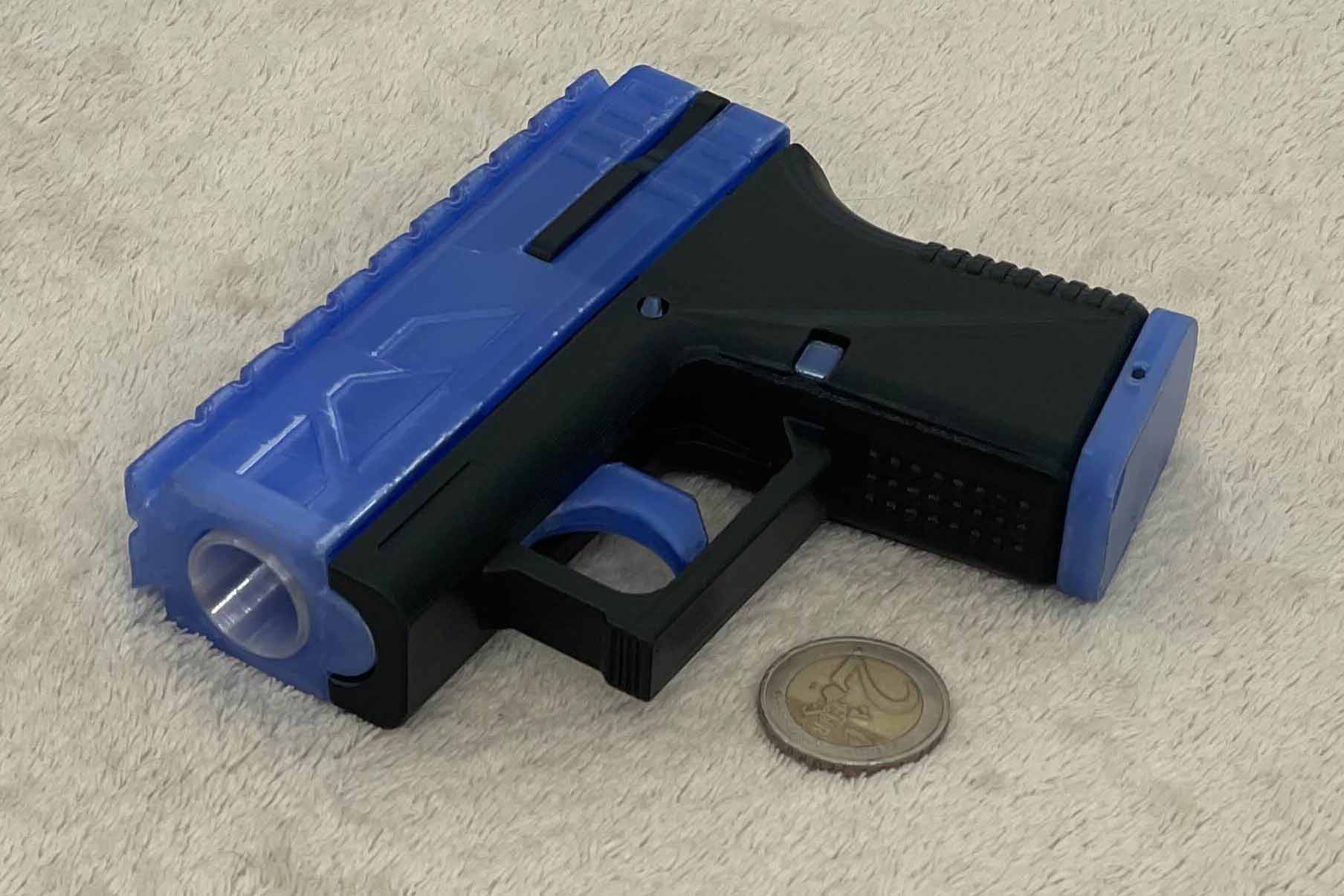 Functional plastic pistol model