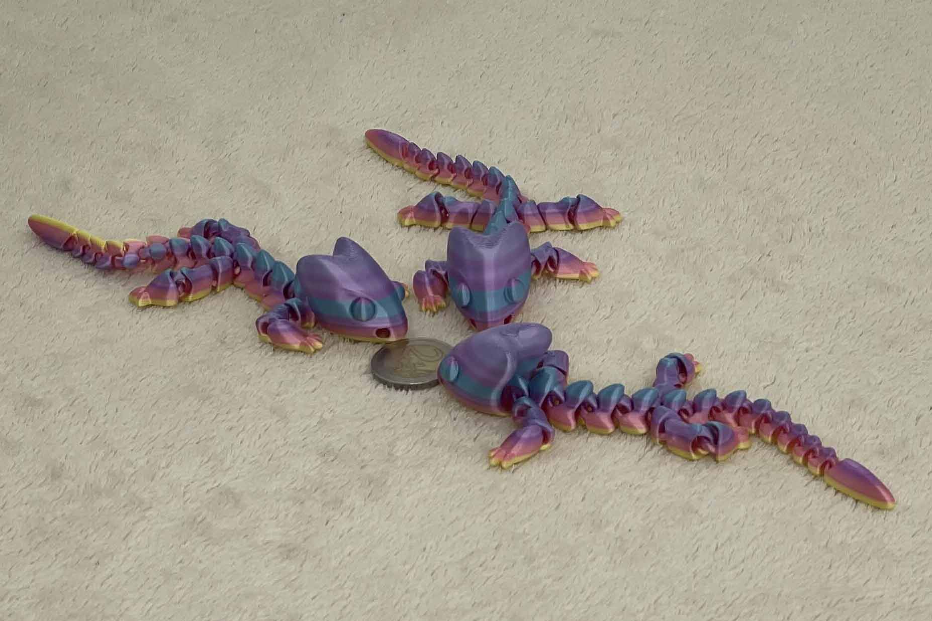 Articulated lizard keychain